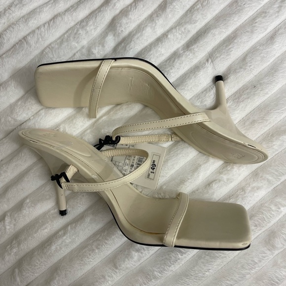 Zara Square Toed Heeled Sandals - Picture 3 of 4
